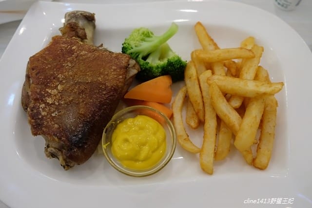 ▌板橋親子餐廳▌♥有兒童遊戲區的跳舞香水♥(板橋中山店)媽媽優雅享用貴婦下午茶、小朋友可以玩遊戲