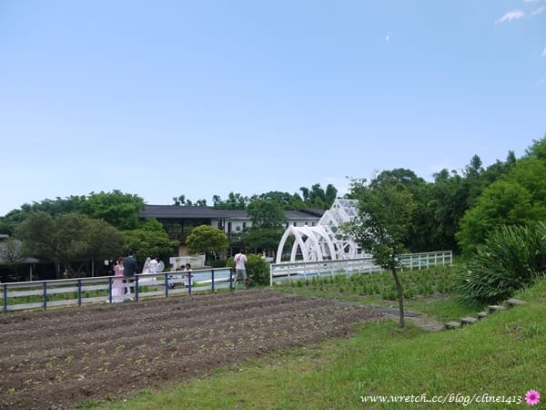 【北部景點】以為在國外? 超夢幻水教堂&熱門婚紗景點♥ 淡水˙大屯花卉農場♥